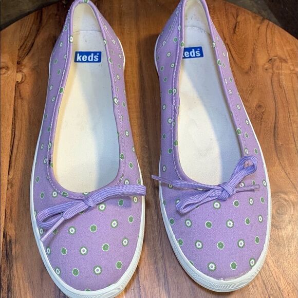 Keds gently worn slip ons.  Inv 5234 - Picture 1 of 4